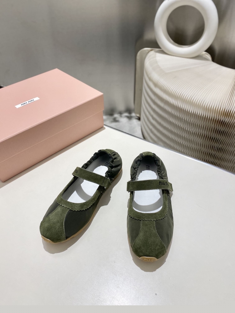 Miu Miu Casual Shoes